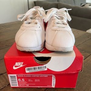 Size 6.5 Women’s Classic Cortez Leather Shoes